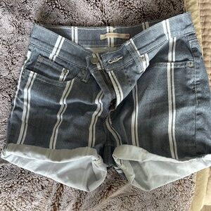 Signature by Levi Strauss Gray and White Jean Shorts with Stretch